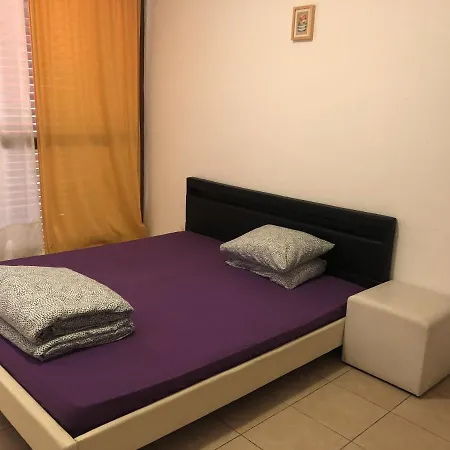 Проживание в семье 33a - No Bikes - Self Check-in - No Reception *