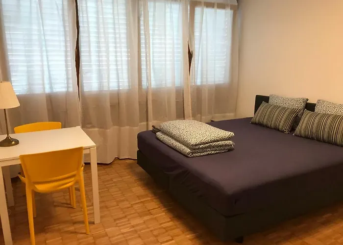 33a - No Bikes - Self Check-in - No Reception Homestay *